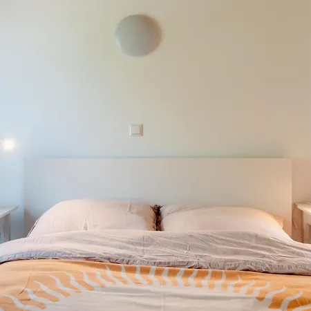 Moderne Ferienhaeuser Mit Kamin Und Holzterrasse - 100 Qm Gross Διαμέρισμα Φέμαρν